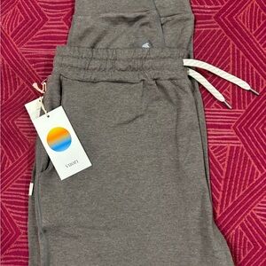 NWT Vuori comfy Performance Jogger in Gray